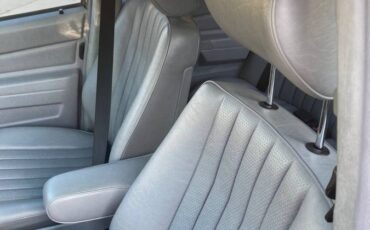 Mercedes-190e-2.3-1991-grey-2