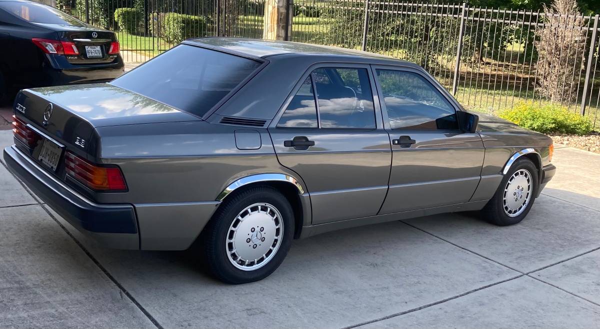 Mercedes-190e-2.3-1991-grey