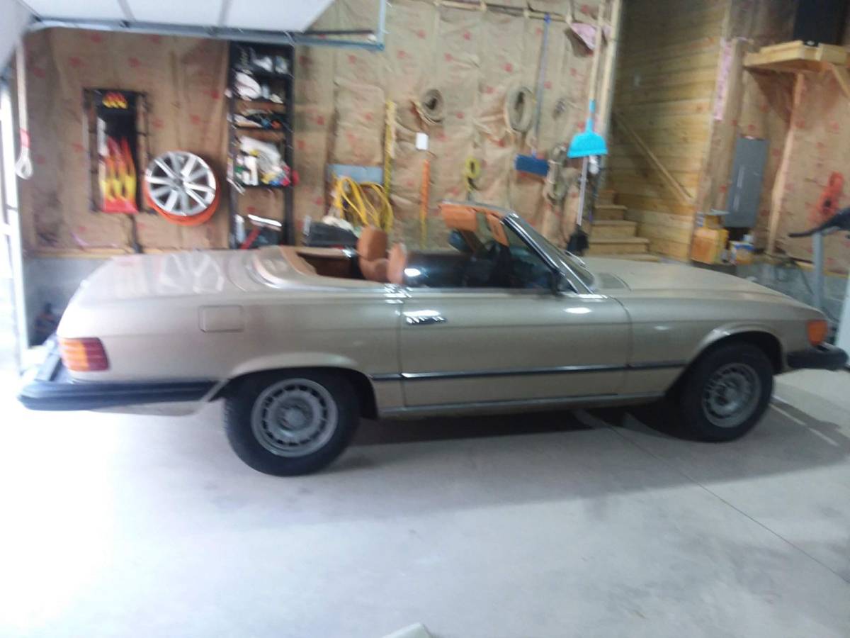 Mercedes-1979-brown-2