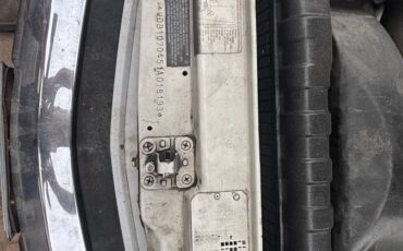 Mercedes-1985-white-12