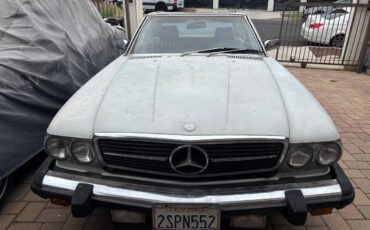 Mercedes-1985-white-13