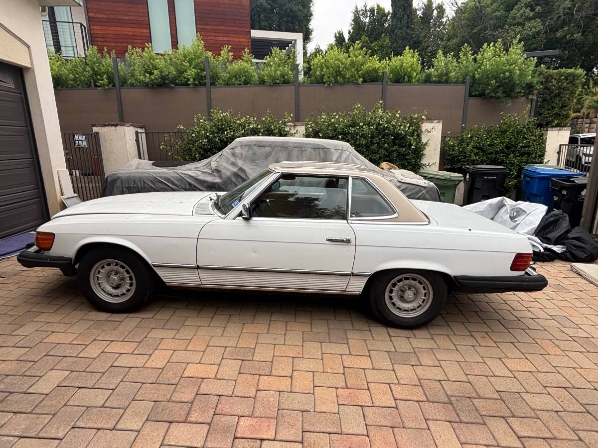 Mercedes-1985-white-4