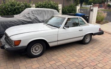 Mercedes-1985-white-5