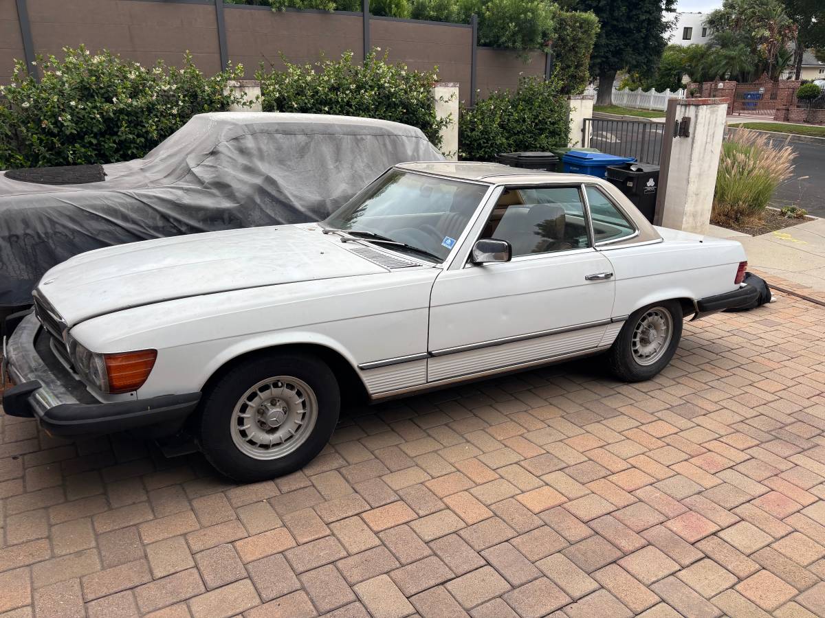 Mercedes-1985-white-5