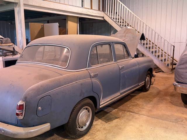 Mercedes-220-s-1959-blue