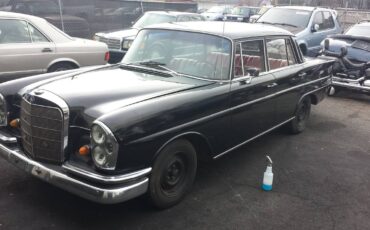 Mercedes-220b-1963-black-1