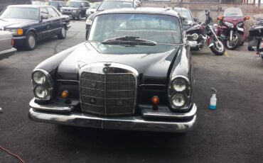 Mercedes-220b-1963-black