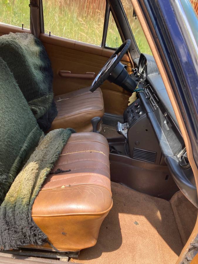 Mercedes-230-1969-3