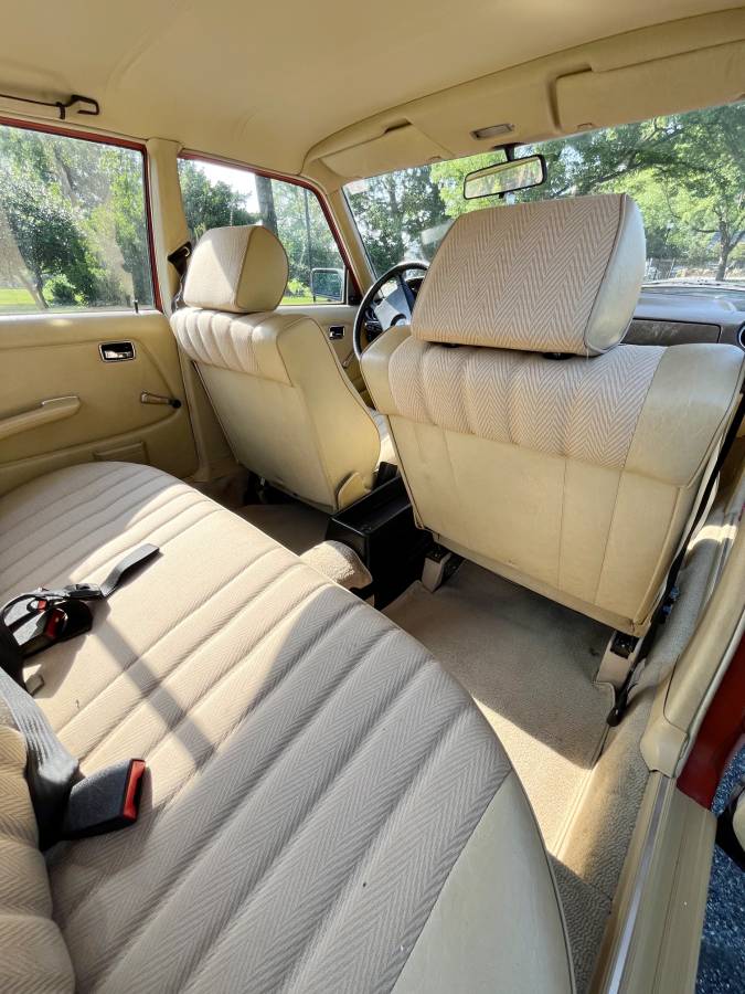 Mercedes-230e-1980-orange-10