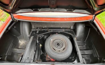 Mercedes-230e-1980-orange-19