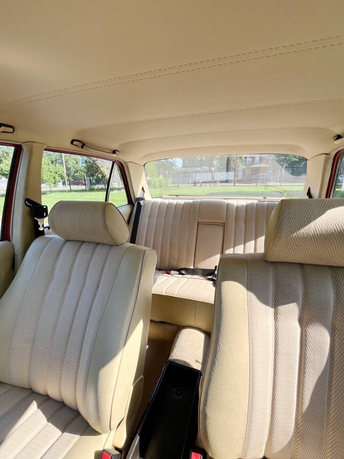 Mercedes-230e-1980-orange-9