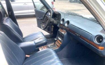 Mercedes-240-d-diesel-1982-8