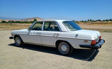 Mercedes-240d-diesel-1974-white
