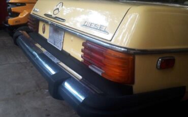 Mercedes-240d-diesel-1975-yellow-1