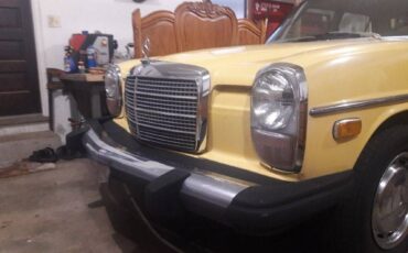 Mercedes-240d-diesel-1975-yellow-4
