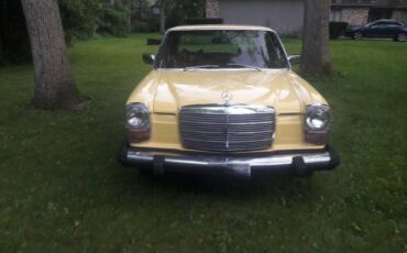 Mercedes-240d-diesel-1975-yellow-6