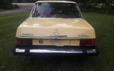 Mercedes-240d-diesel-1975-yellow-7