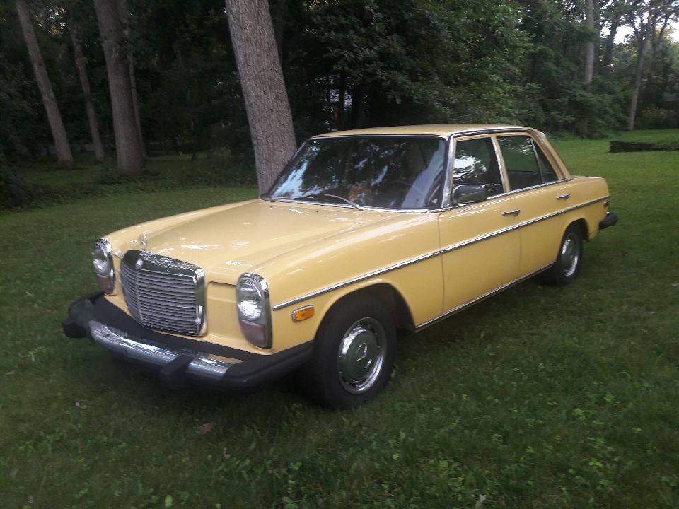 Mercedes-240d-diesel-1975-yellow