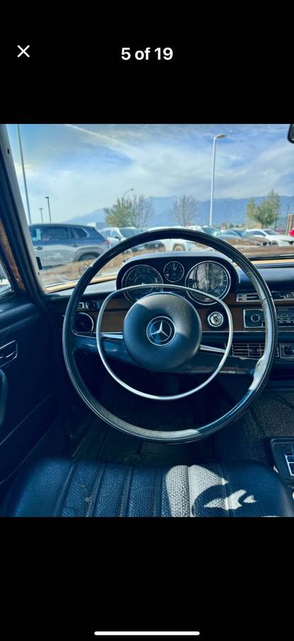 Mercedes-280s-1970-white-13
