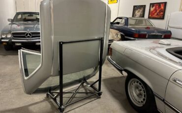 Mercedes-280sl-1984-silver-21