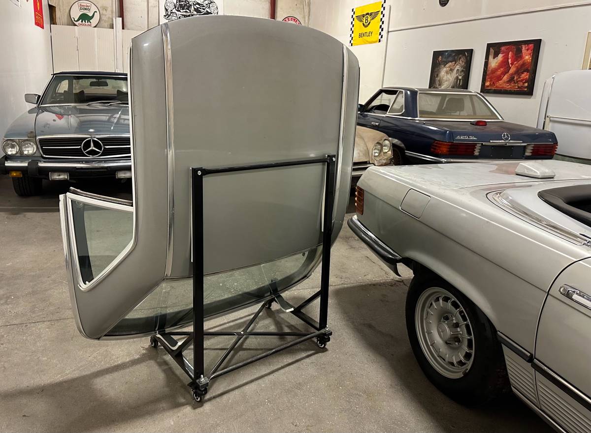 Mercedes-280sl-1984-silver-21