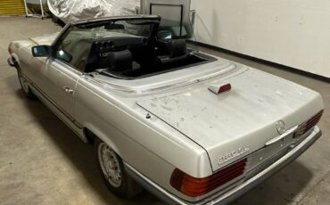Mercedes-280sl-1984-silver-4