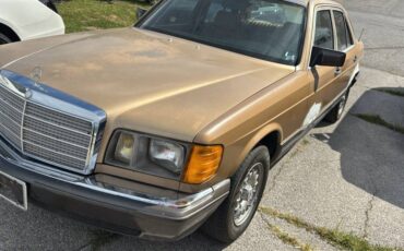 Mercedes-300-diesel-1983-custom-11
