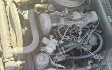 Mercedes-300-diesel-1983-custom-6