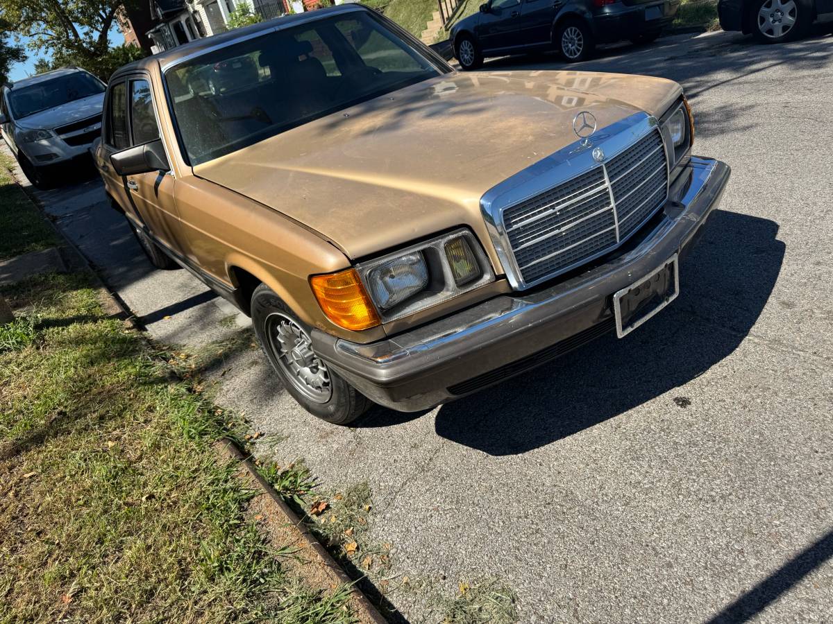 Mercedes-300-diesel-1983-custom