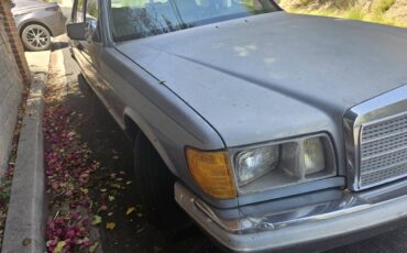 Mercedes-300-diesel-1984-blue-2