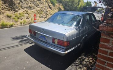 Mercedes-300-diesel-1984-blue-3