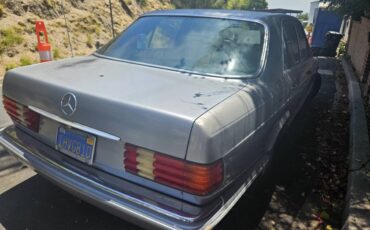 Mercedes-300-diesel-1984-blue-4