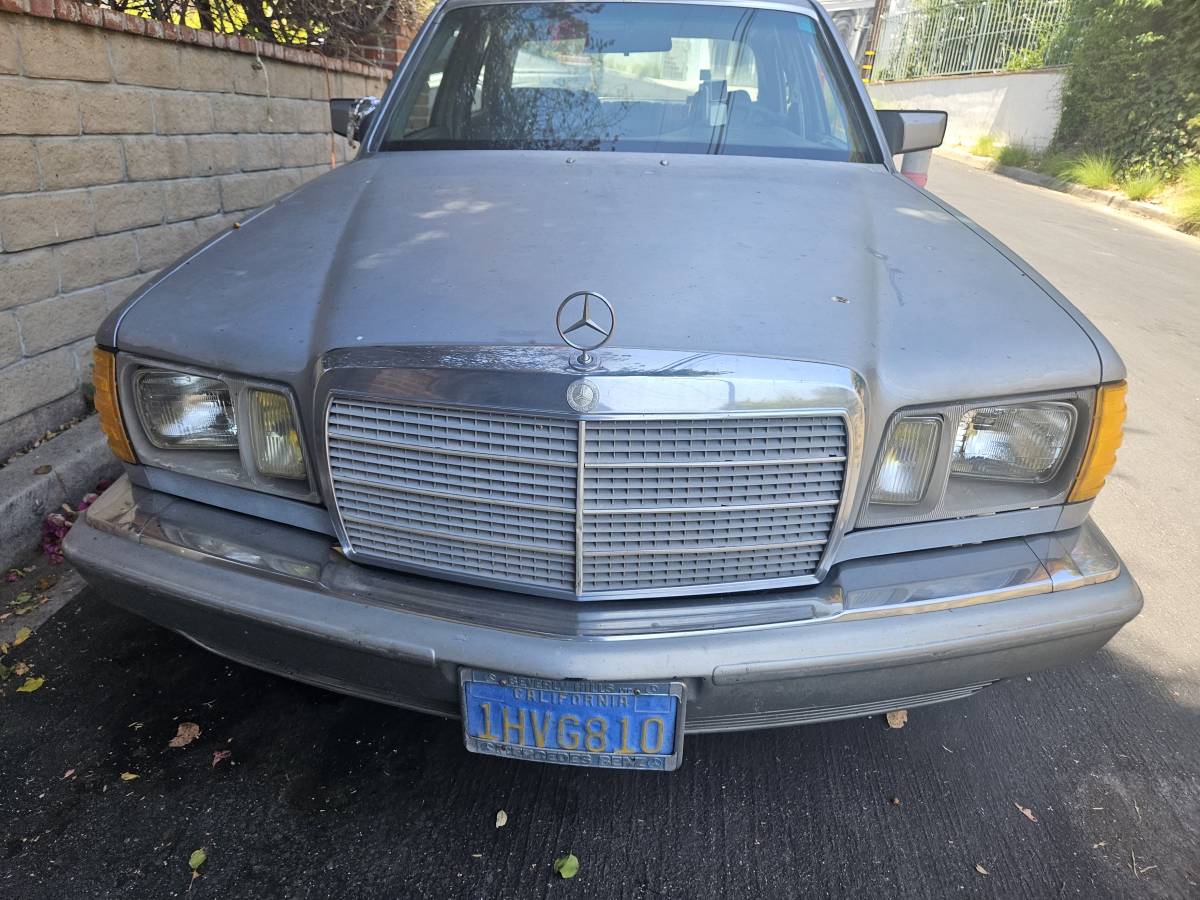 Mercedes-300-diesel-1984-blue
