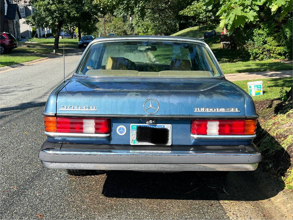 Mercedes-300cd-diesel-1985-4