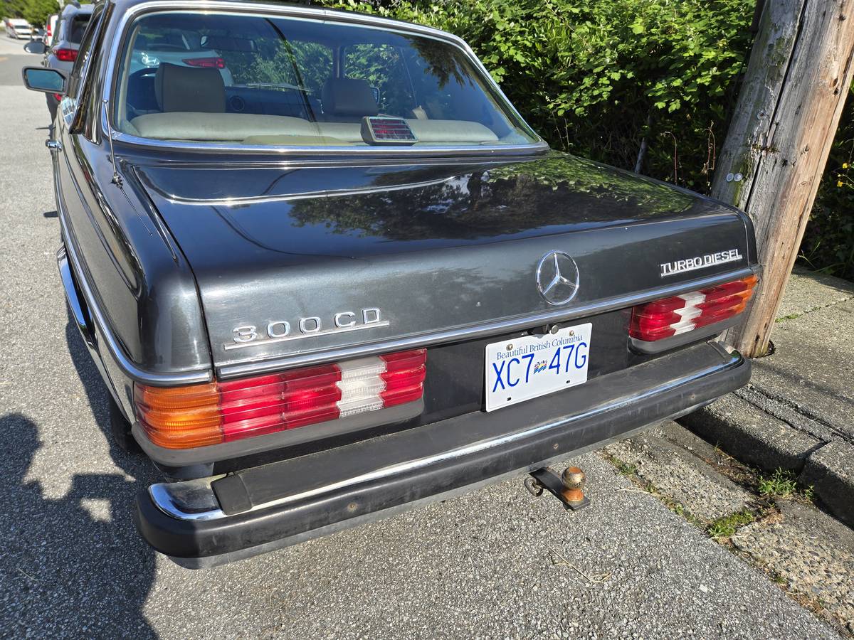 Mercedes-300cd-diesel-1985-5