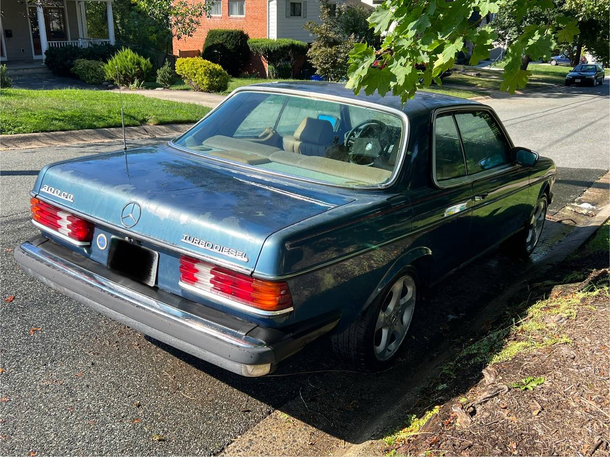 Mercedes-300cd-diesel-1985-5