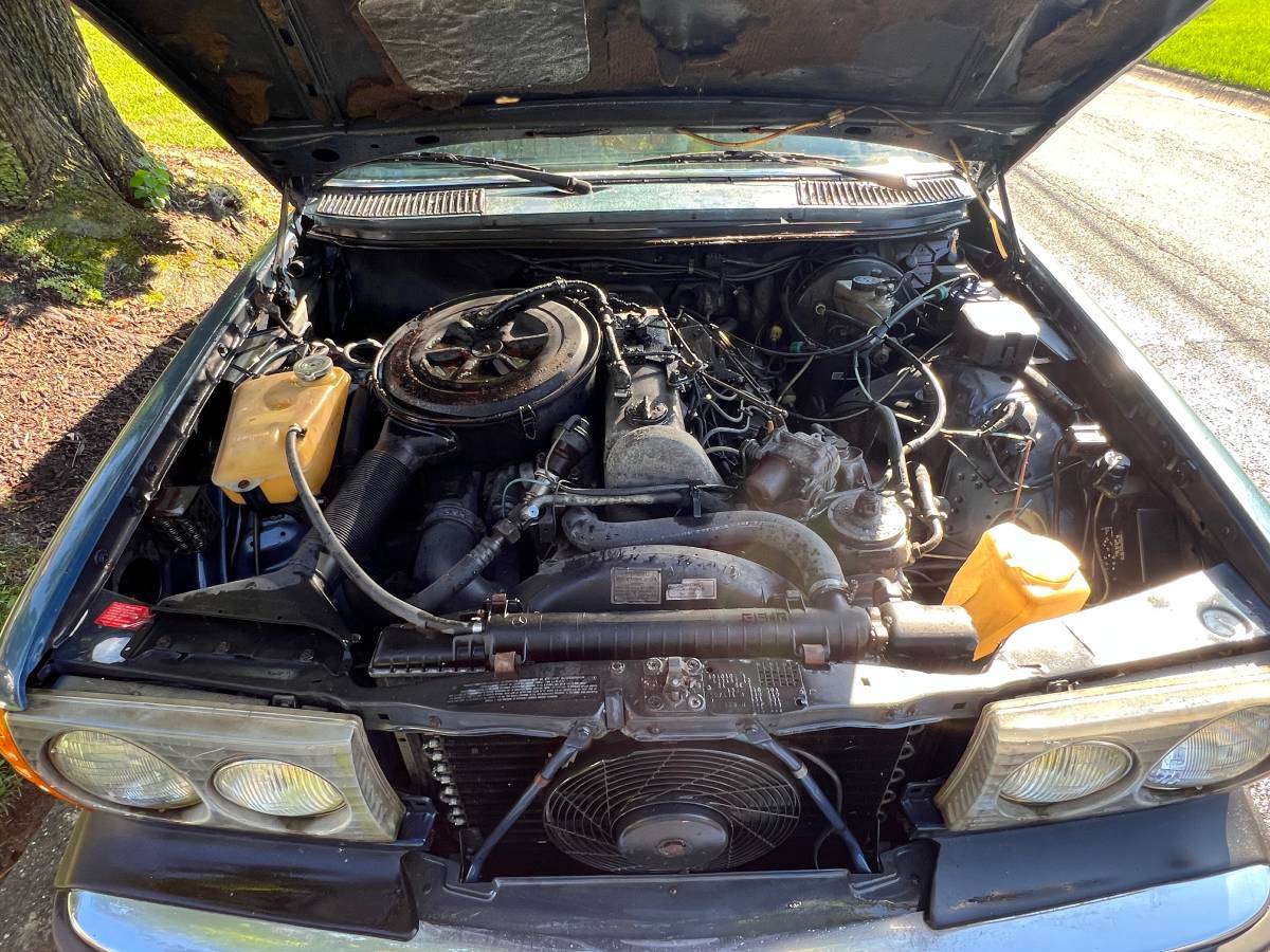 Mercedes-300cd-diesel-1985-7