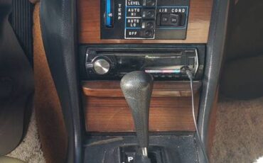 Mercedes-300d-diesel-1979-yellow-14