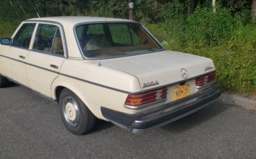 Mercedes-300d-diesel-1979-yellow-3
