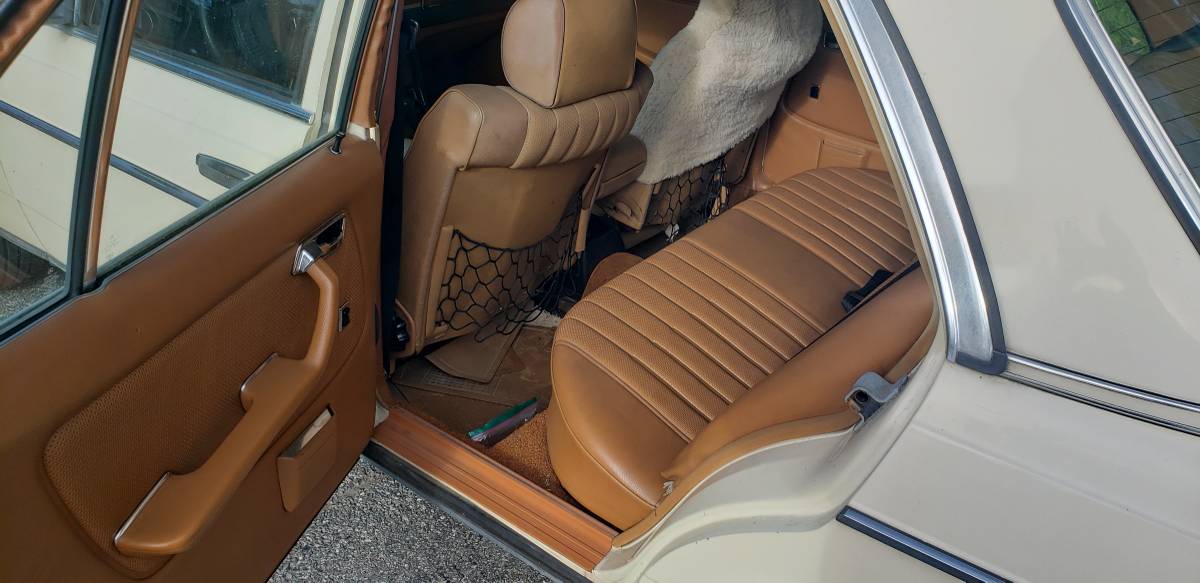 Mercedes-300d-diesel-1979-yellow-5