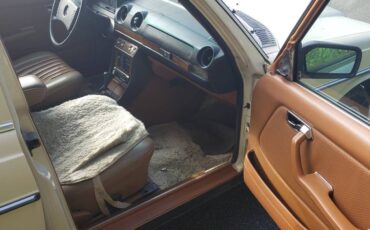 Mercedes-300d-diesel-1979-yellow-8