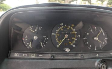 Mercedes-300d-diesel-1980-white-7