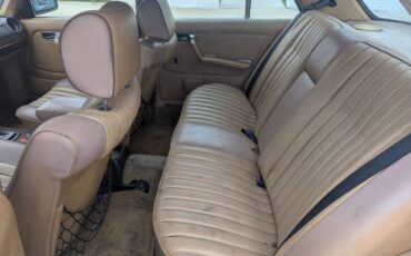 Mercedes-300d-diesel-1980-white-8