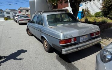 Mercedes-300d-diesel-1985-silver-4