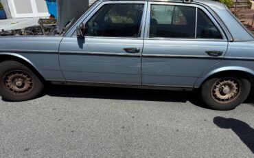 Mercedes-300d-diesel-1985-silver-5