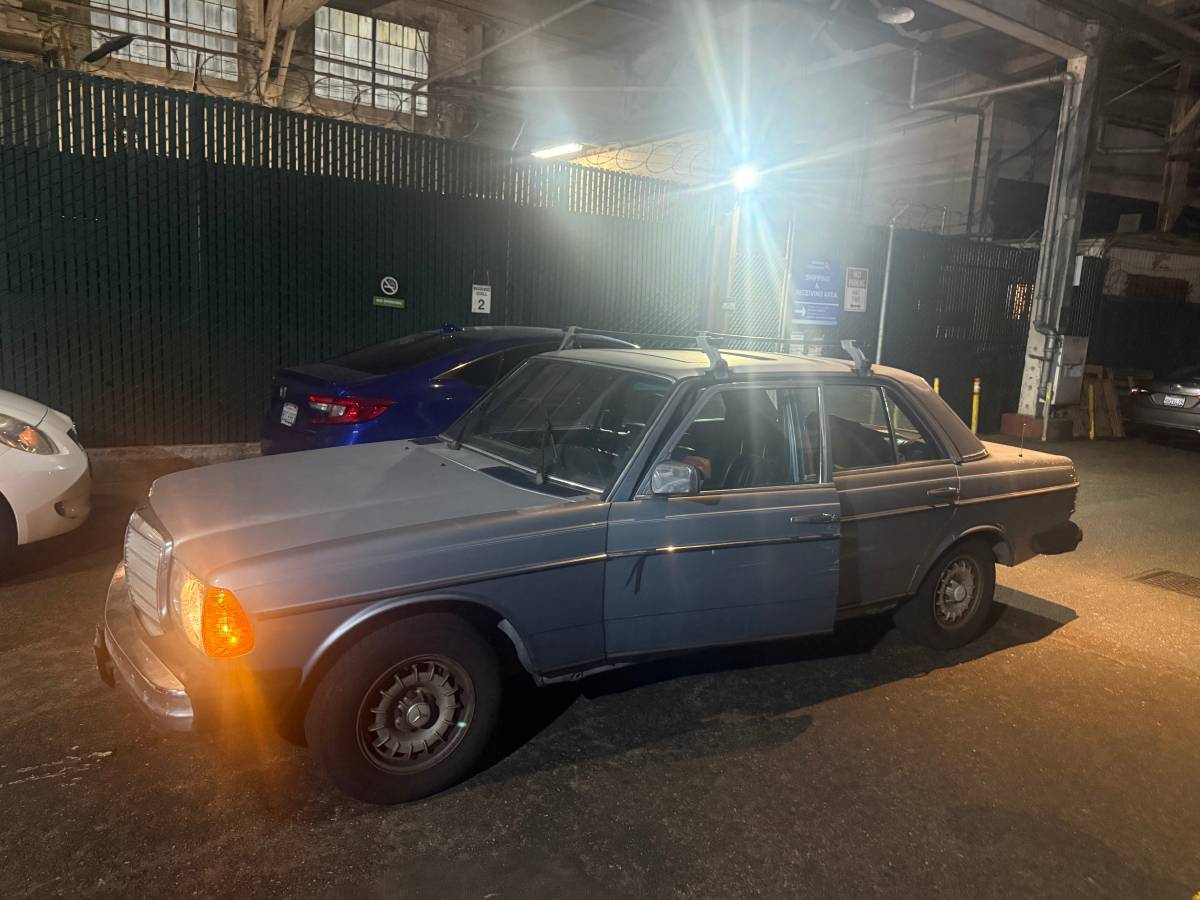 Mercedes-300d-diesel-1985-silver