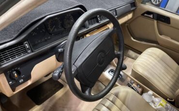 Mercedes-300d-diesel-1987-green-2