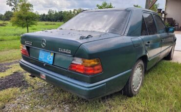 Mercedes-300d-diesel-1987-green-4