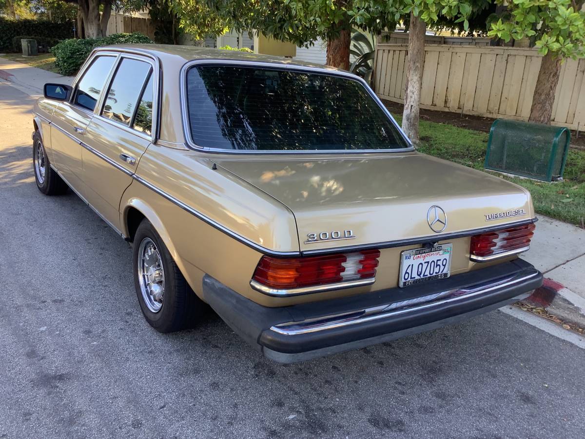 Mercedes-300d-turbo-diesel-1985-yellow-2