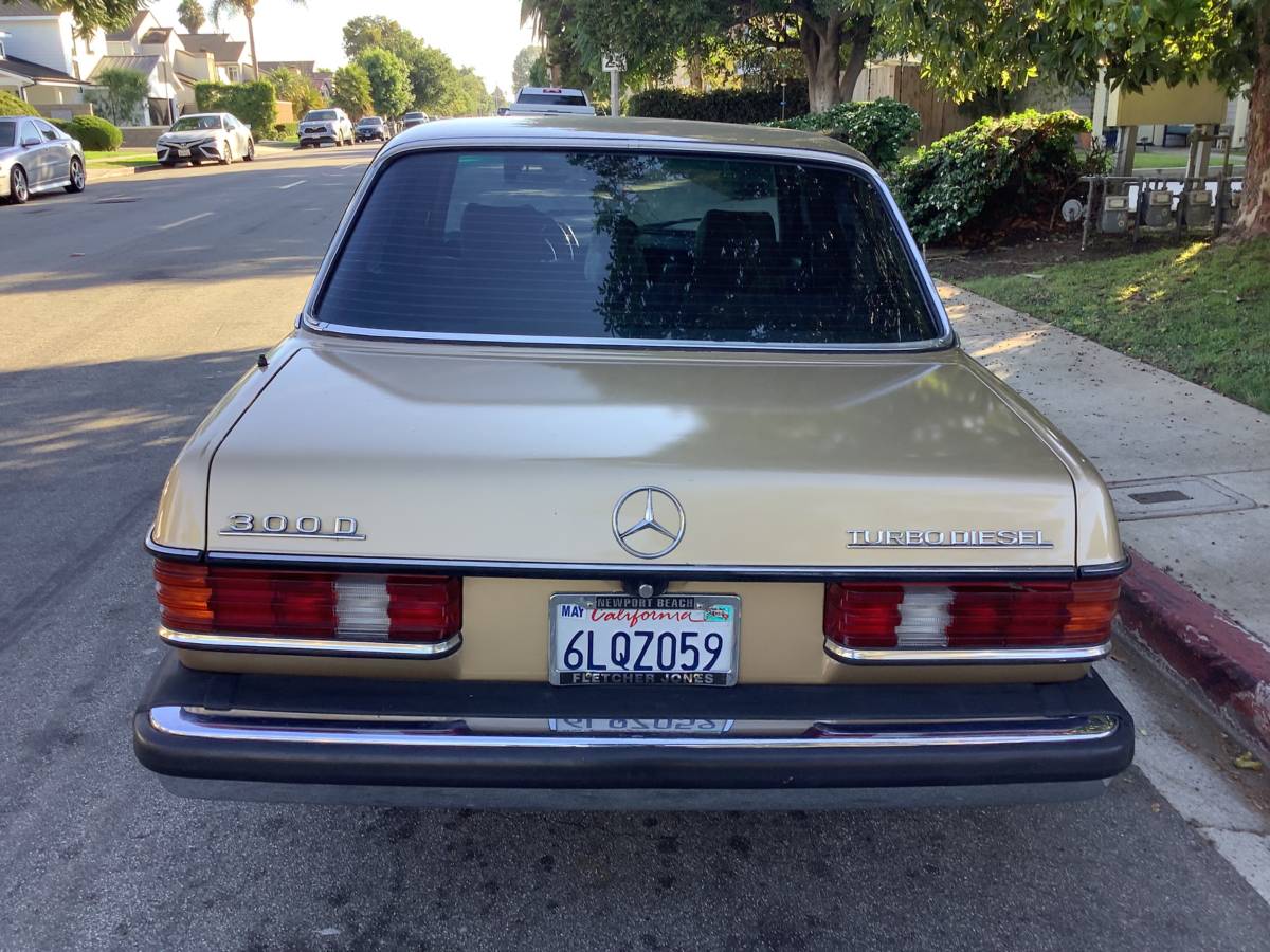 Mercedes-300d-turbo-diesel-1985-yellow-5